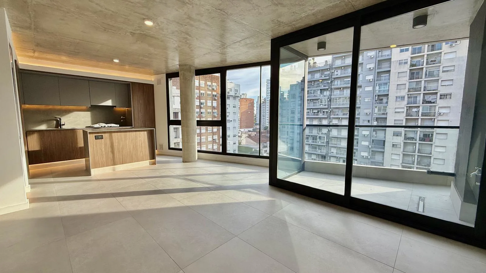 Brown 2000 - Departamento de 2 dormitorios en venta - Rosario, Centro