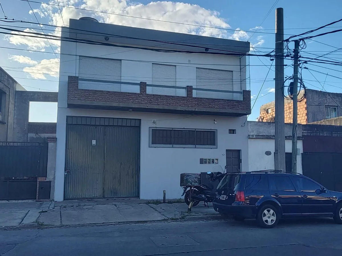 ALQUILER DEPARTAMENTO PH 3 AMBIENTES, MORON! foto 2