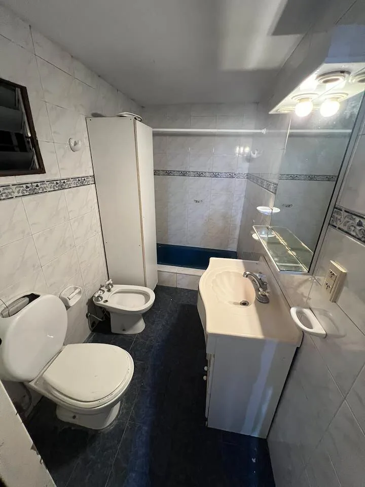A PASOS EST.LOURDES 4 AMBIENTES 1ER PISO ALQUILER foto 4