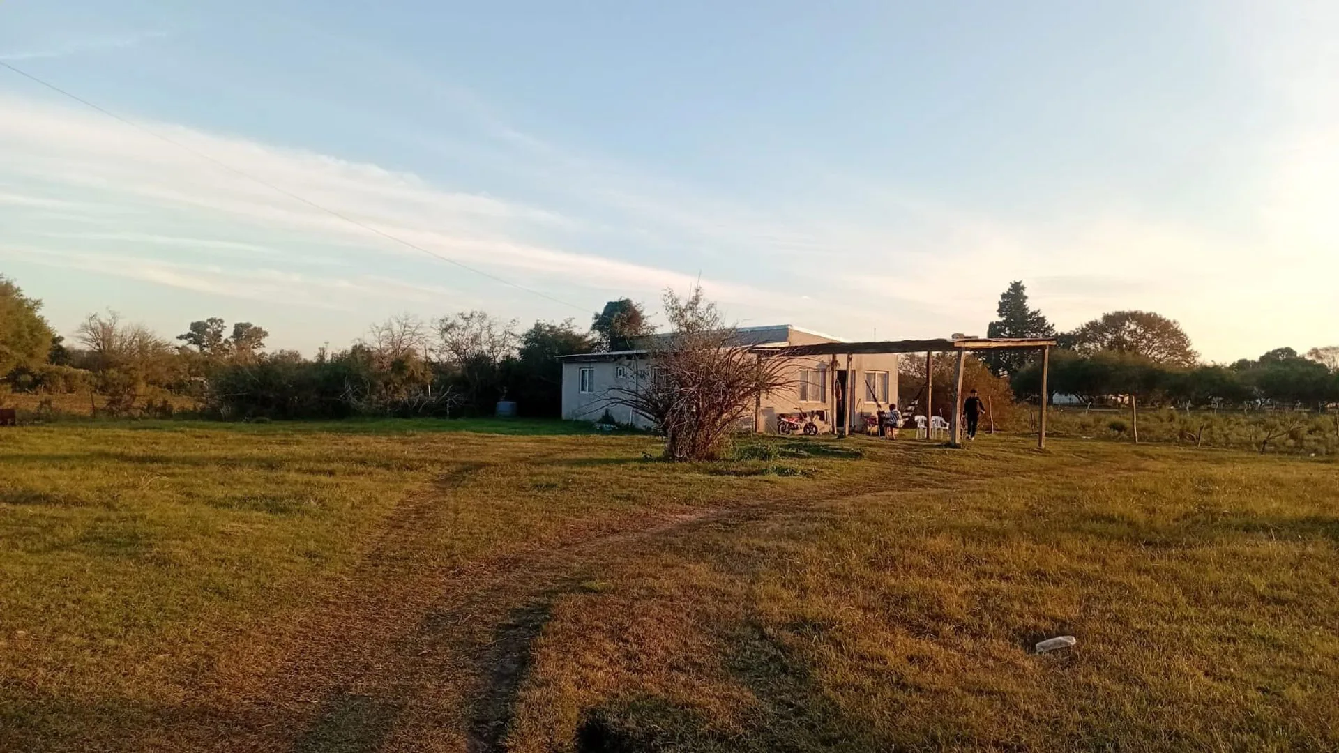 Casa 2 dormitorios y terreno, Rosario del Tala foto 4
