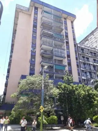 Departamento 2 dormitorios con dependencia, Venta. Centro foto 5