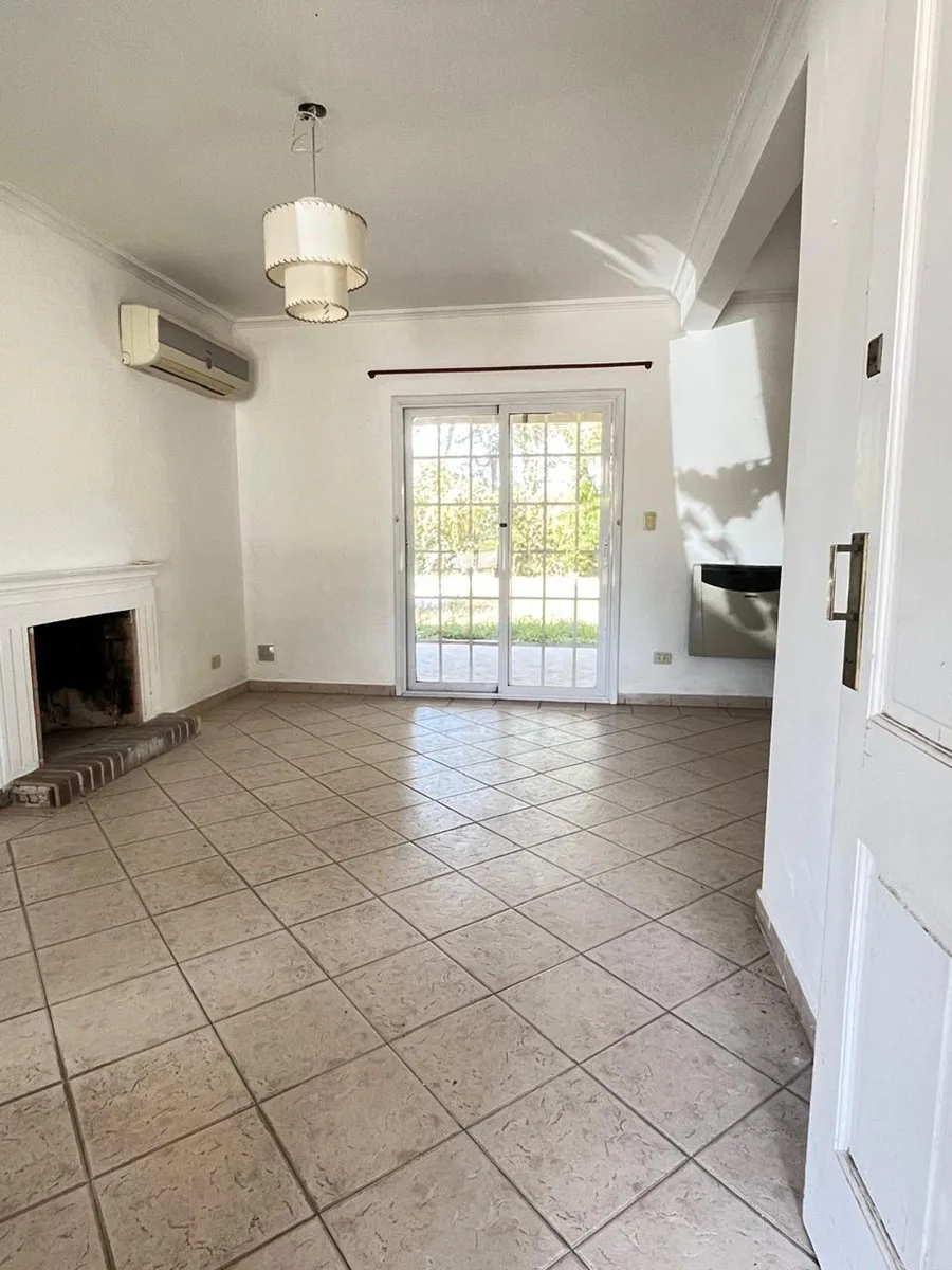 VENTA CASA C/PILETA B.PRIVADO JARDINES DE ESCOBAR foto 4