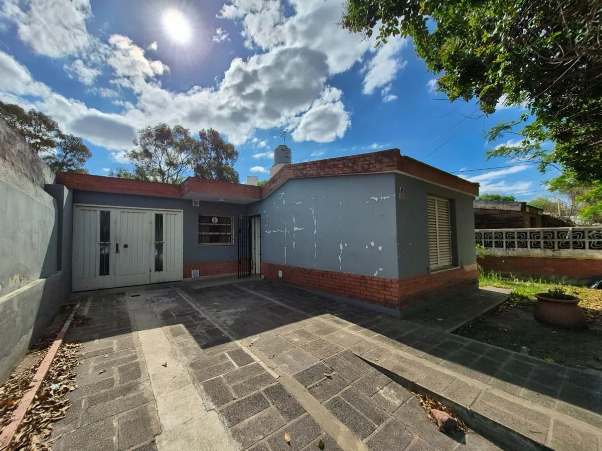 Casa tres Dormitorios  Marcos Sastre Apto cred iaf foto 3