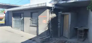 Alquiler de local con playón en sobre Avenida Hipólito Yrigoyen foto 1