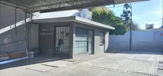 Alquiler de local con playón en sobre Avenida Hipólito Yrigoyen foto 4