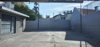 Alquiler de local con playón en sobre Avenida Hipólito Yrigoyen foto 5