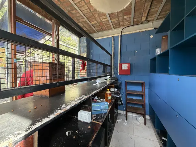 Local en Alquiler, Olavarría 848 - Galería La Boca