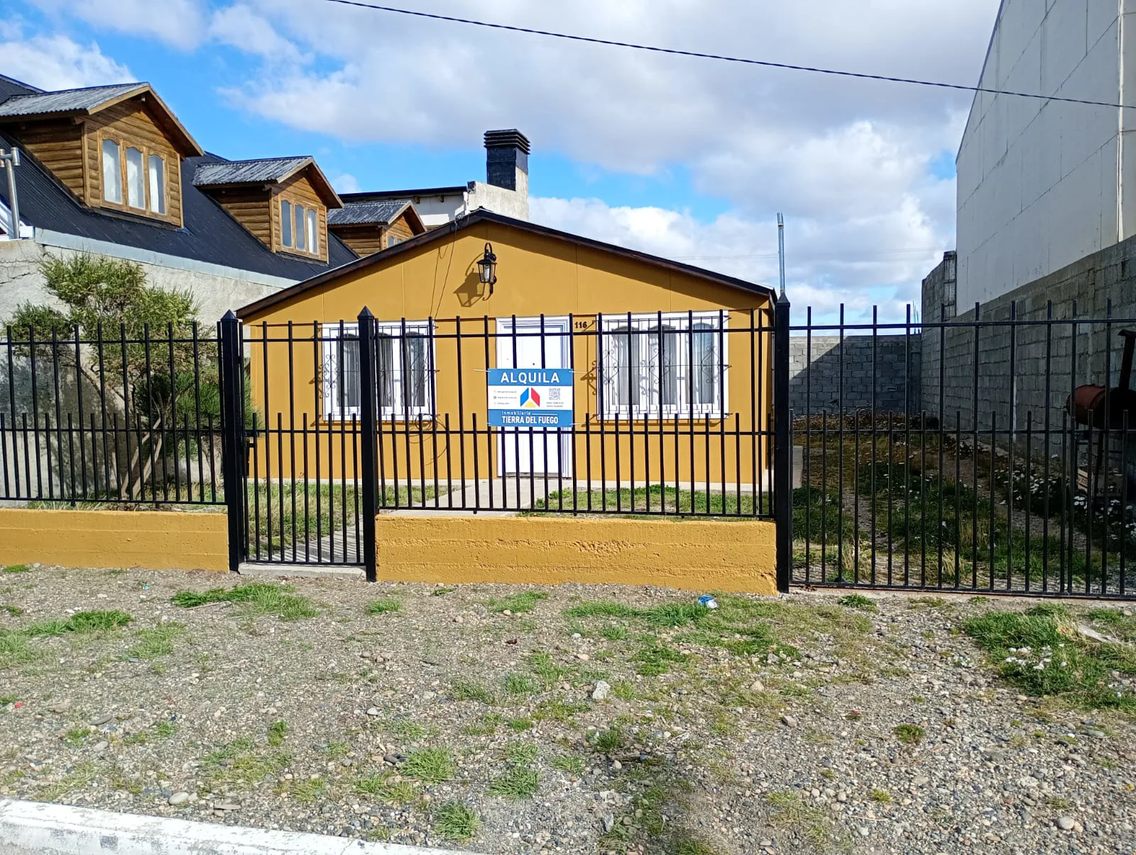ALQUILER – CASA – BARRIO C.A.P. foto 2
