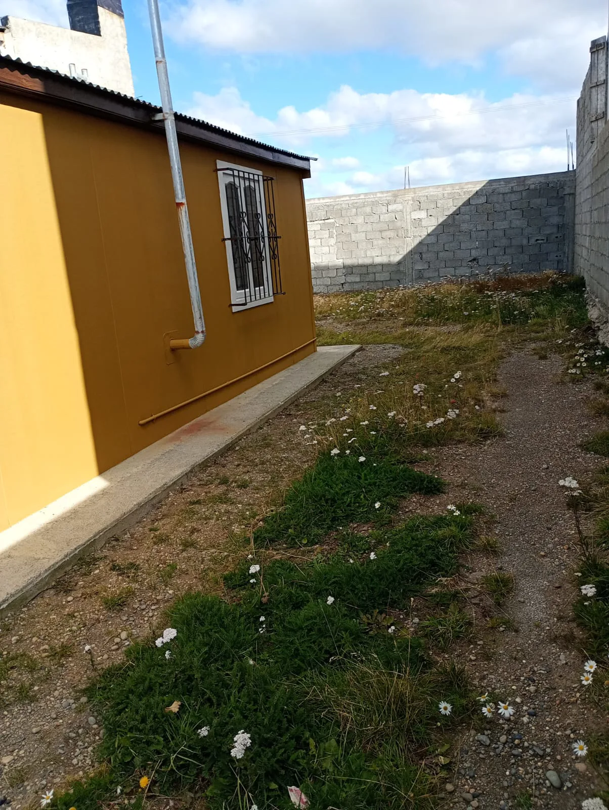 ALQUILER – CASA – BARRIO C.A.P. foto 3
