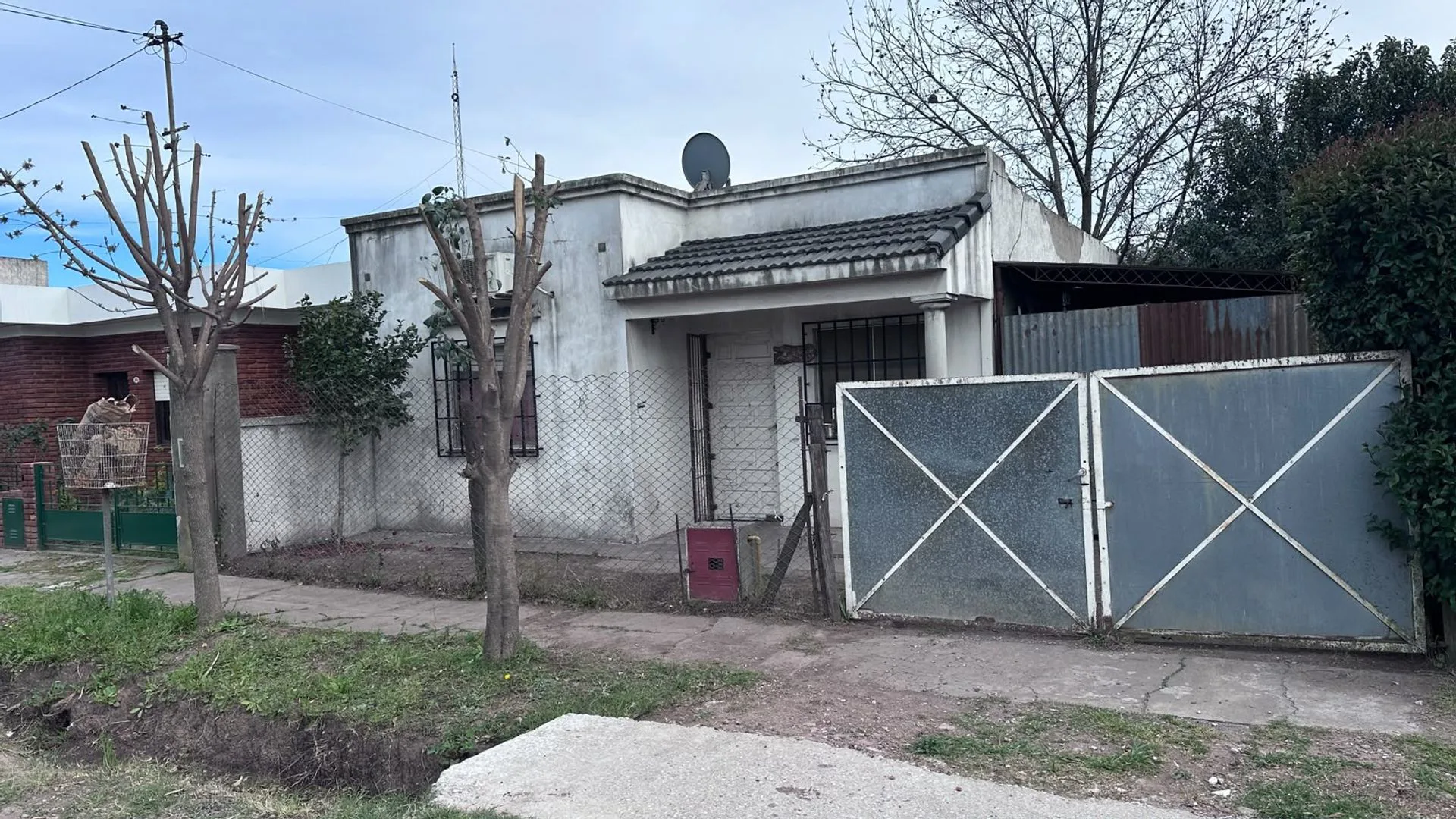 VENTA CASA 2 HAB COCHERA AMPLIO TERRENO foto 3
