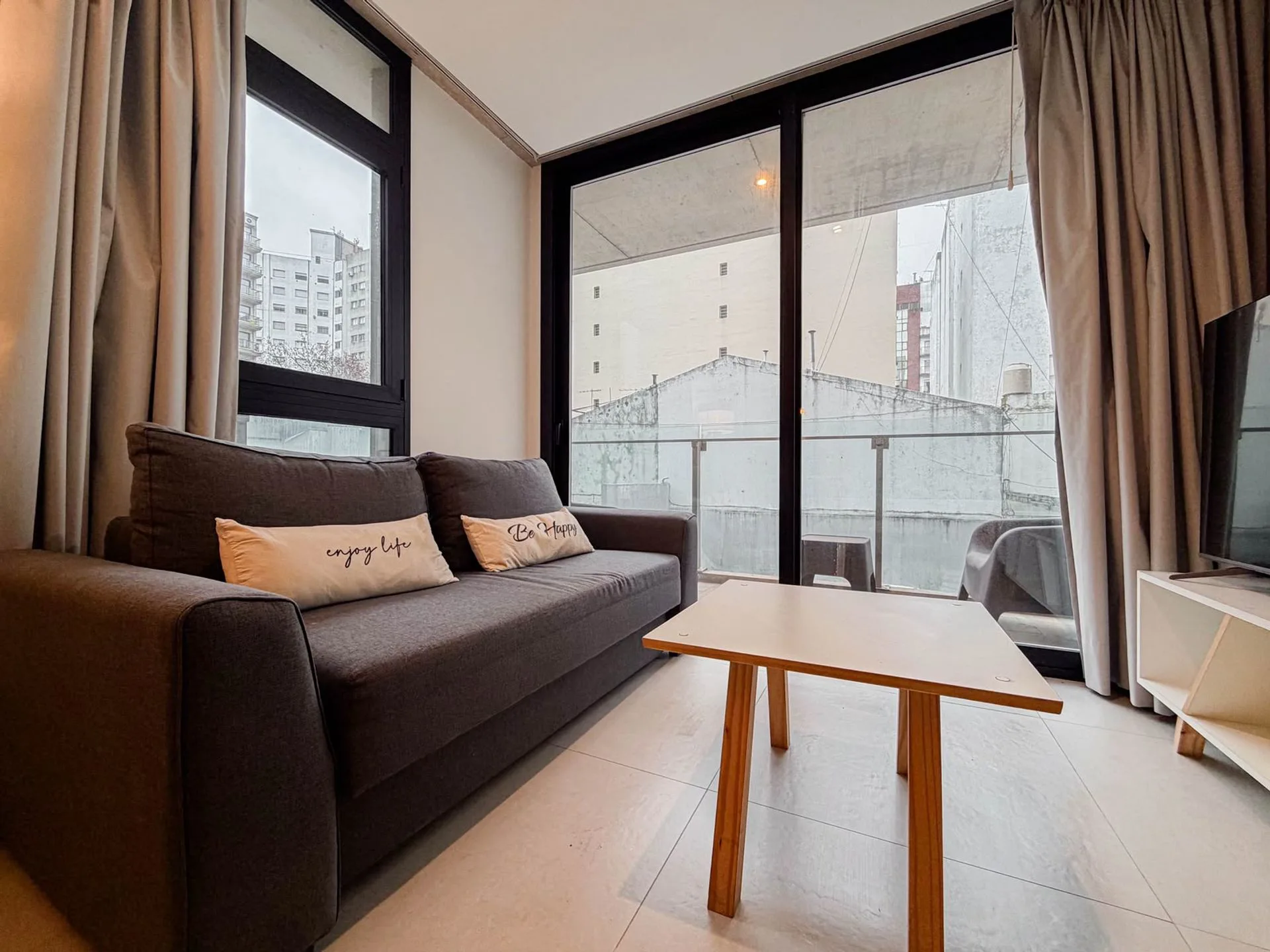 VENTA DEPARTAMENTO DOS AMBIENTES PLAZA MITRE foto 4