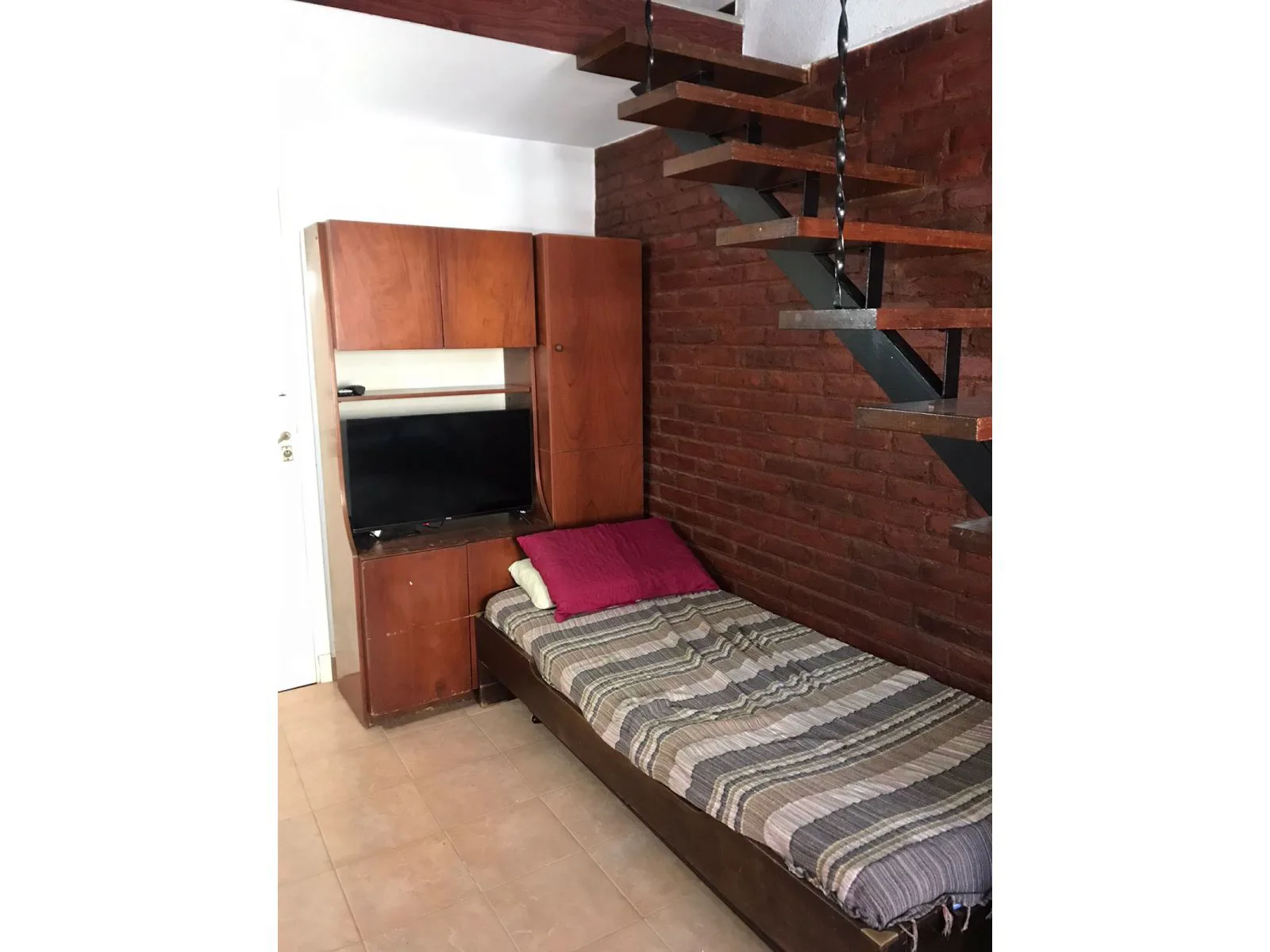 RESERVADO. Venta departamento 2 ambientes tipo loft en Miramar. Edificio Sabra foto 4