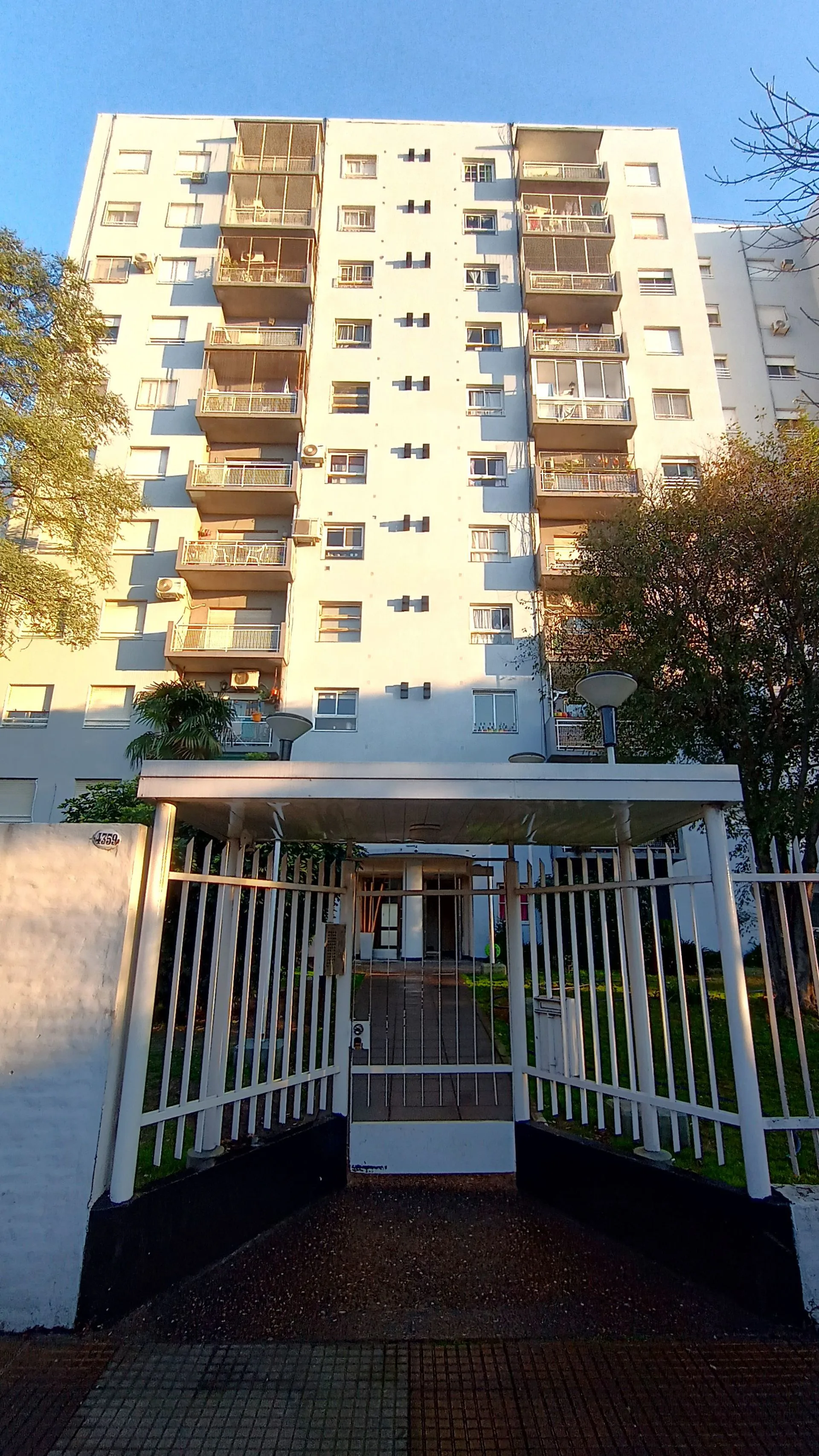 Venta Dpto 3 Ambientes Con cochera - Monte Castro