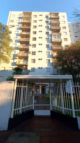 Venta Dpto 3 Ambientes Con cochera - Monte Castro foto 1