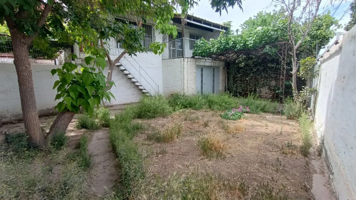VENTA CASA EN PH 4 DORM  - APTA CRÉDITO - PLOTTIER foto 2