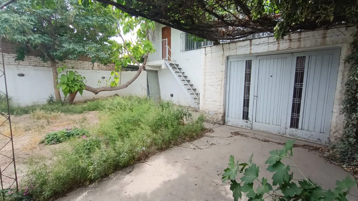 VENTA CASA EN PH 4 DORM  - APTA CRÉDITO - PLOTTIER foto 3