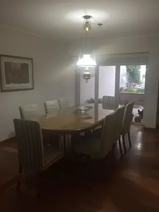 RAWSON AL 800- TRELEW- CHUBUT- CASA DE 4 DORMITORIOS CON PISCINA Y QUINCHO- foto 3