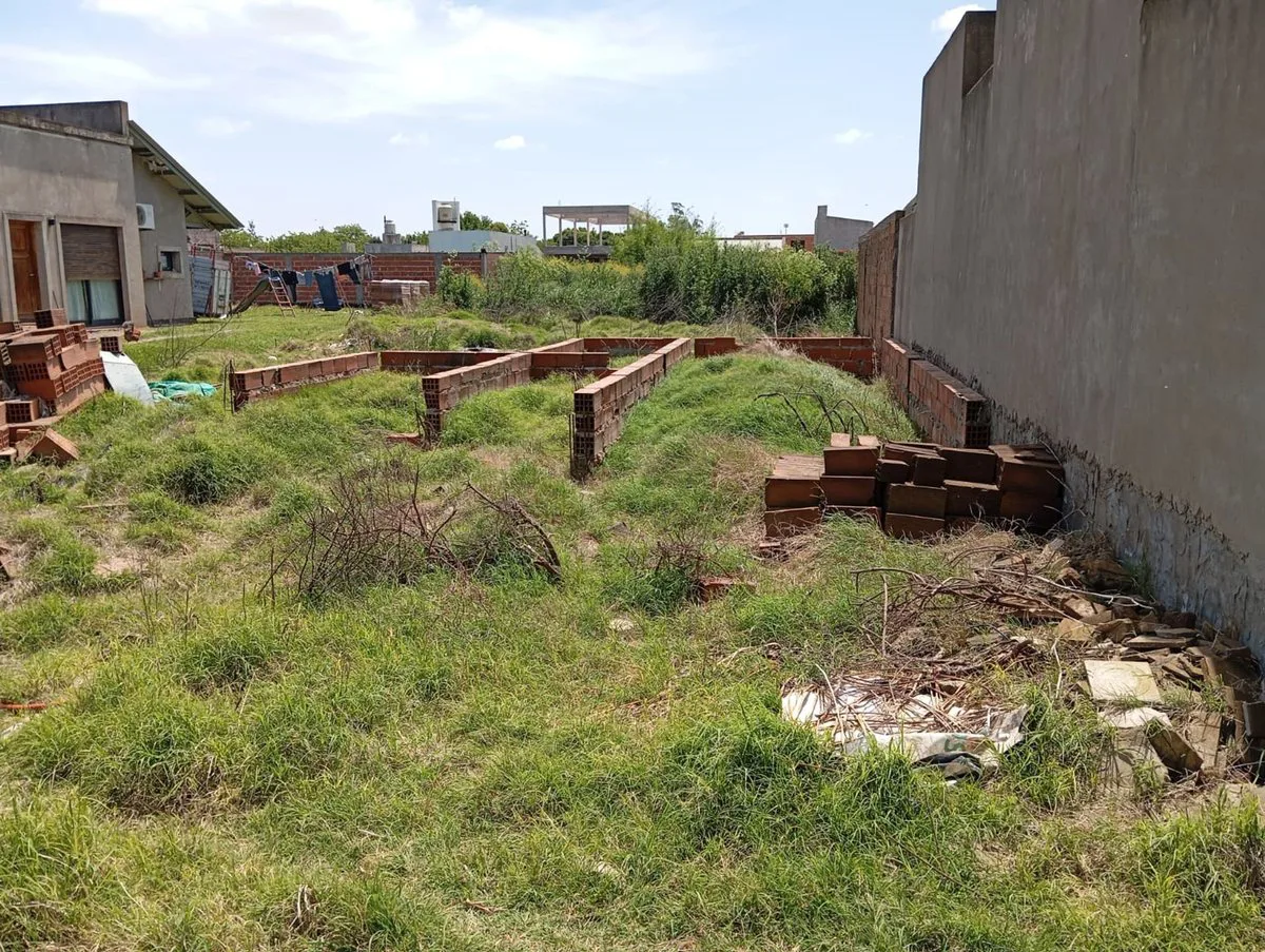 LOTE EN VENTA CON CONSTRUCCION EN BALCARCE foto 4