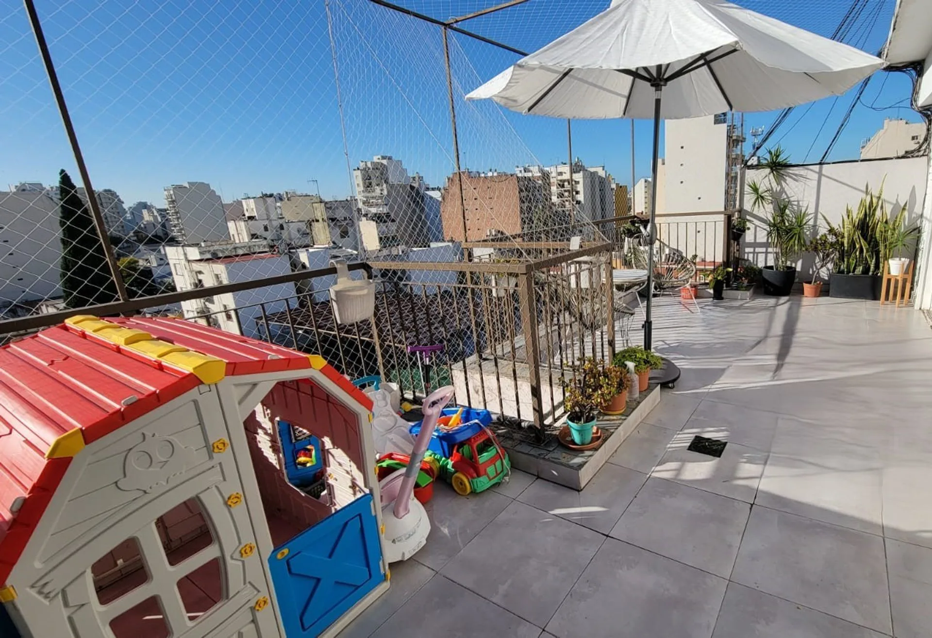 venta tres ambientes gran balcon aterrazado foto 2