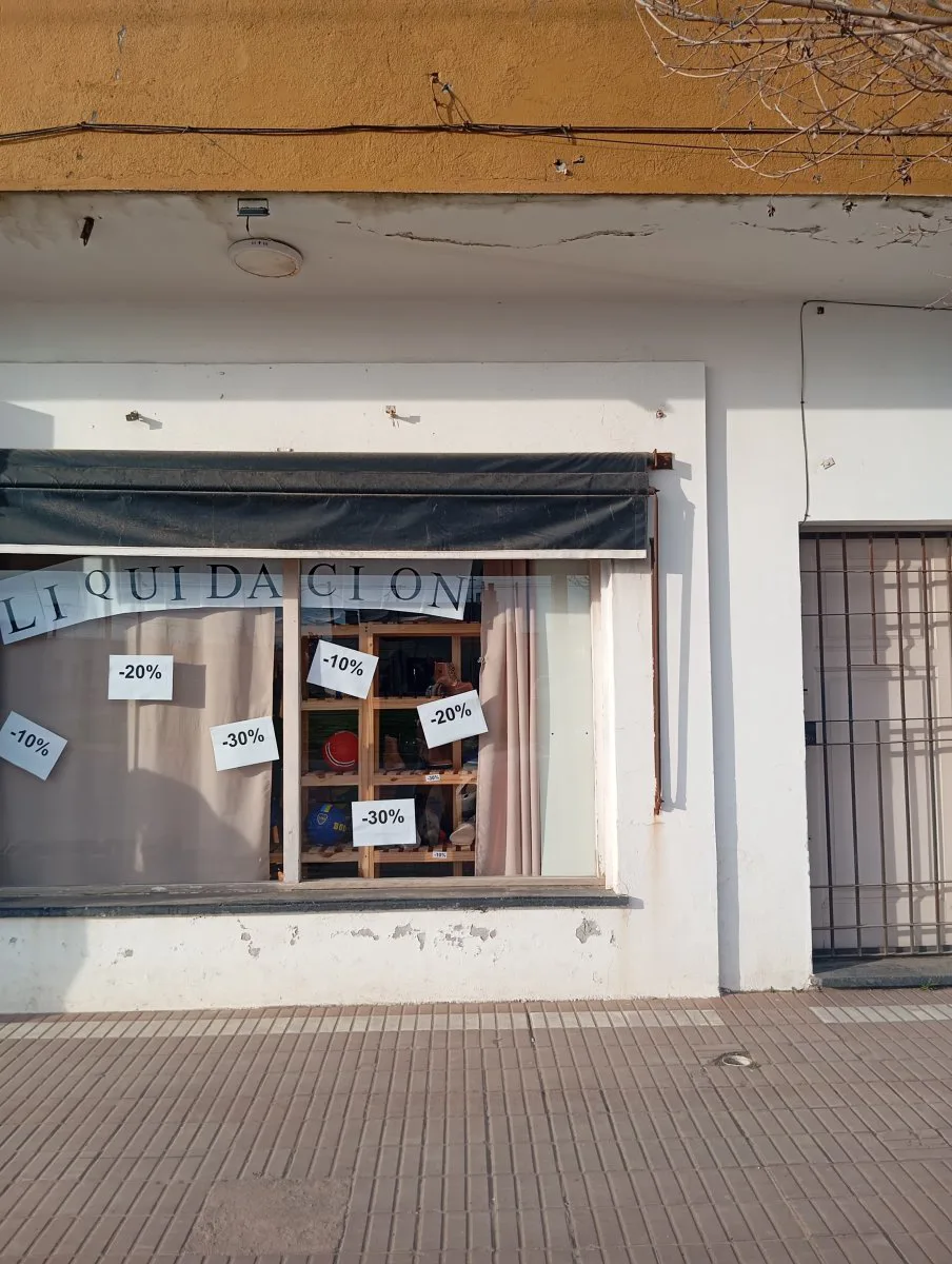 SE VENDE LOCAL COMERCIAL foto 3