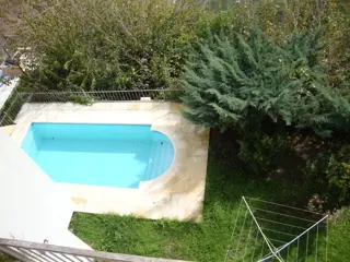 MUY LINDA CASA EN VENTA EN CARLOS PAZ, BARRIO LA CUESTA. Todos los Servicios. foto 2