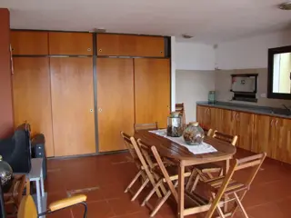 MUY LINDA CASA EN VENTA EN CARLOS PAZ, BARRIO LA CUESTA. Todos los Servicios. foto 4