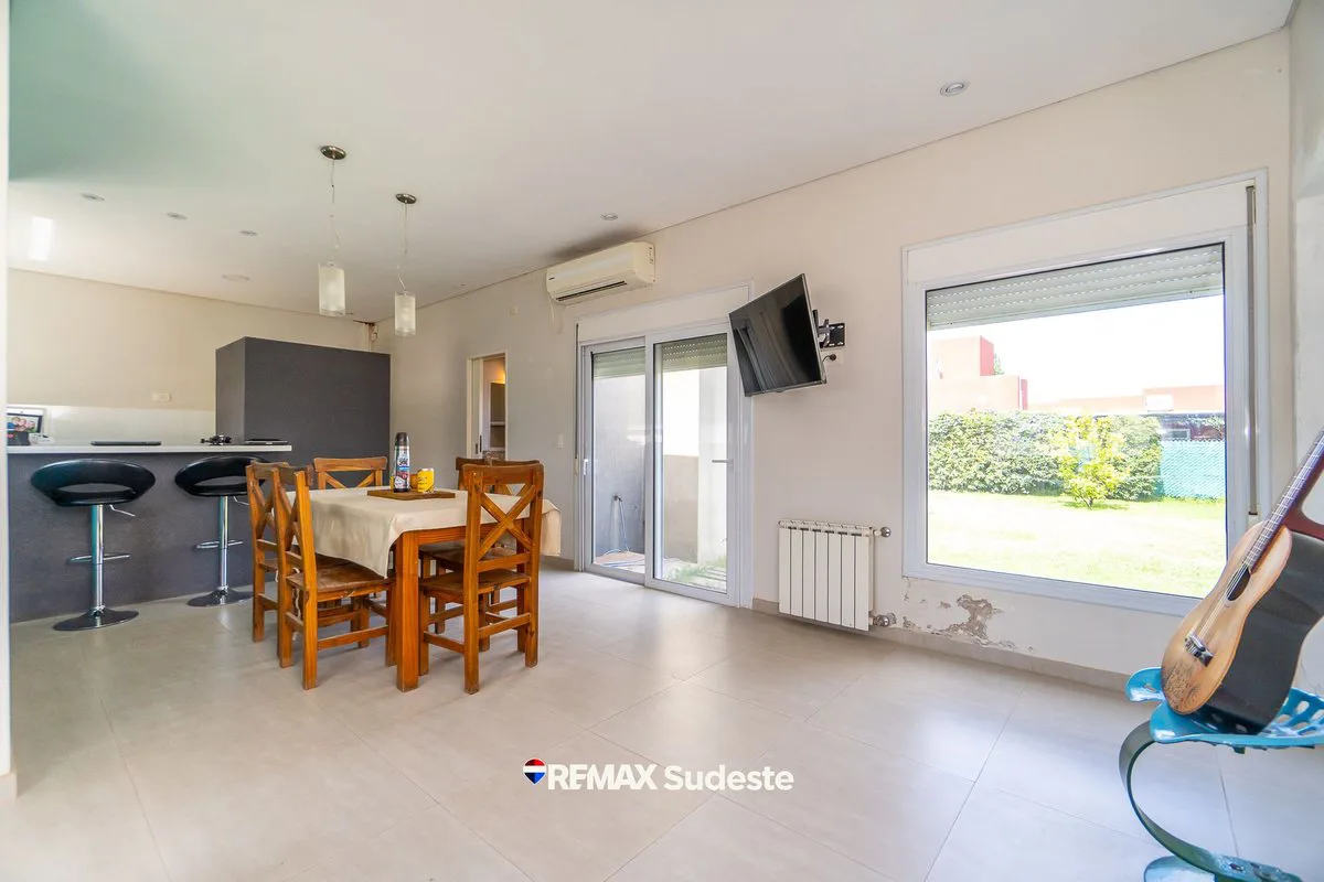 Casa moderna |APTA CRÉDITO| Gran lote y quincho foto 3