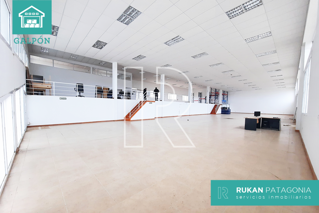 #AlquilerRUKAN | PREDIO ZONA INDUSTRIAL | Caleta Olivia.- (Salón Comercial + Depósito + Oficinas) foto 2