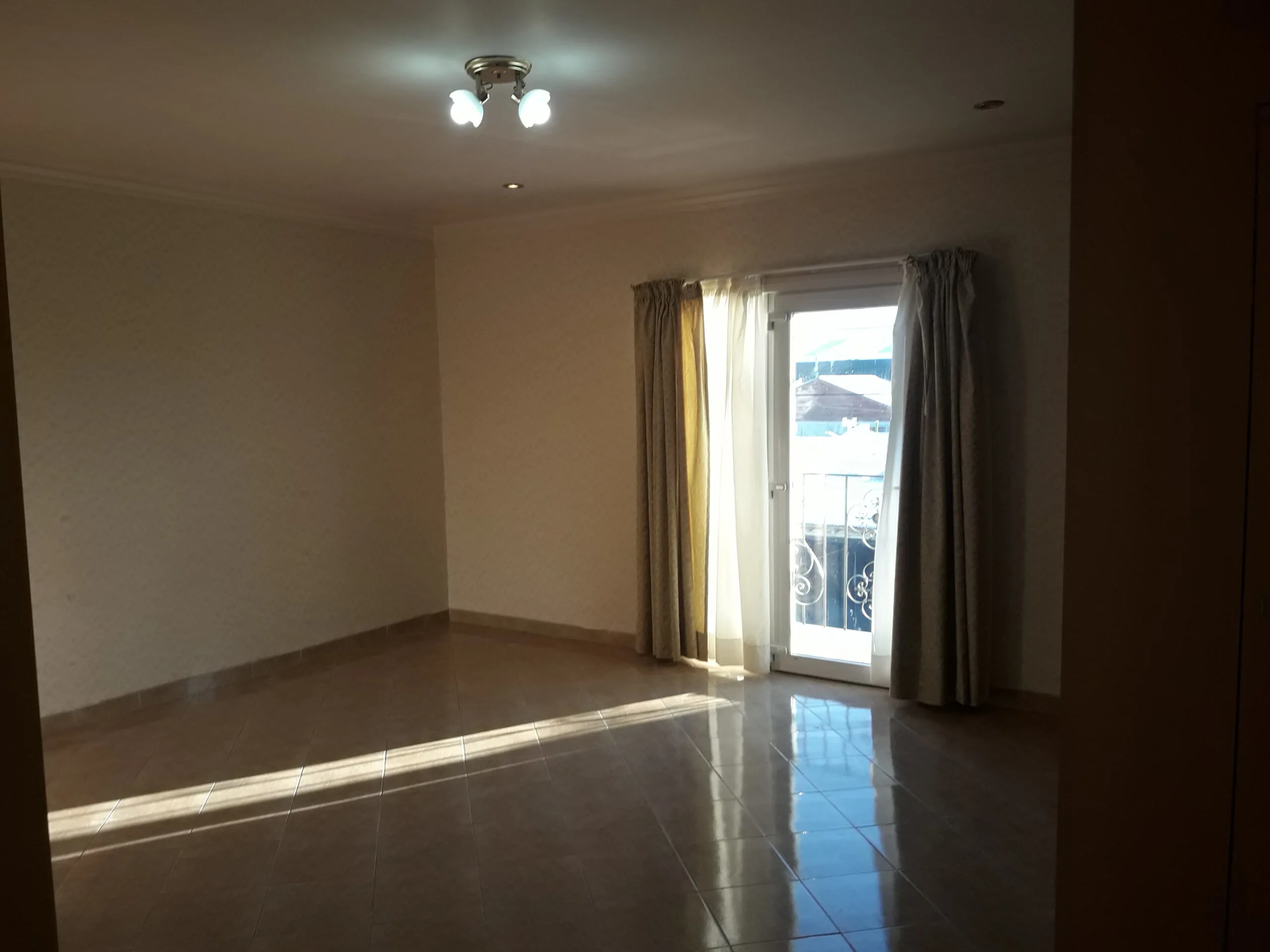 VENTA CASA 4 DORMITORIOS – CARLOS LISA AL 2300 foto 4