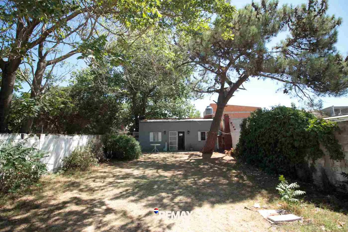 VENTA CASA 3 AMBIENTES APTA CREDITO MONTE HERMOSO foto 2