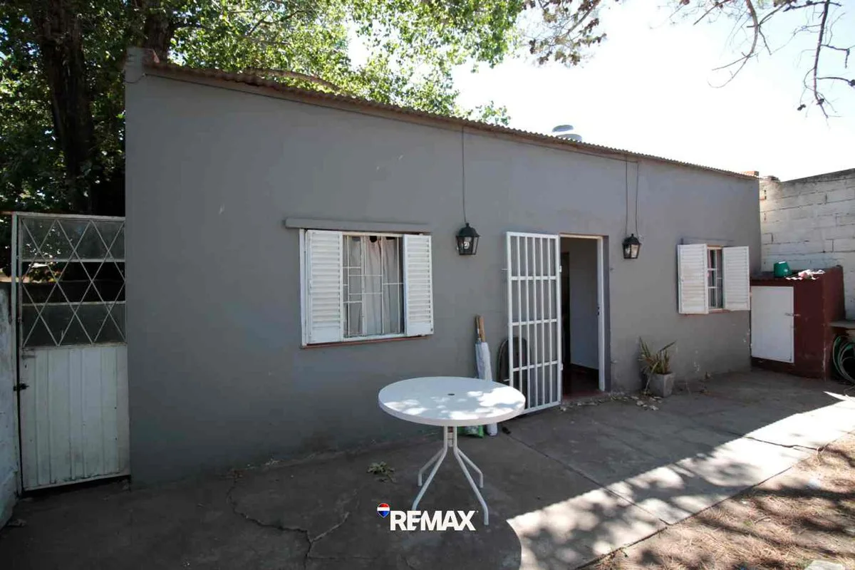 VENTA CASA 3 AMBIENTES APTA CREDITO MONTE HERMOSO foto 3