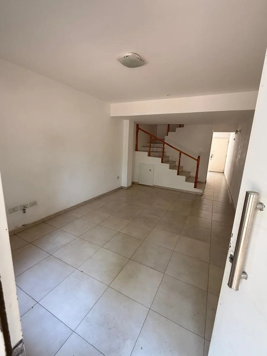 DEPARTAMENTO TIPO DUPLEX DE 3 AMBIENTES foto 4
