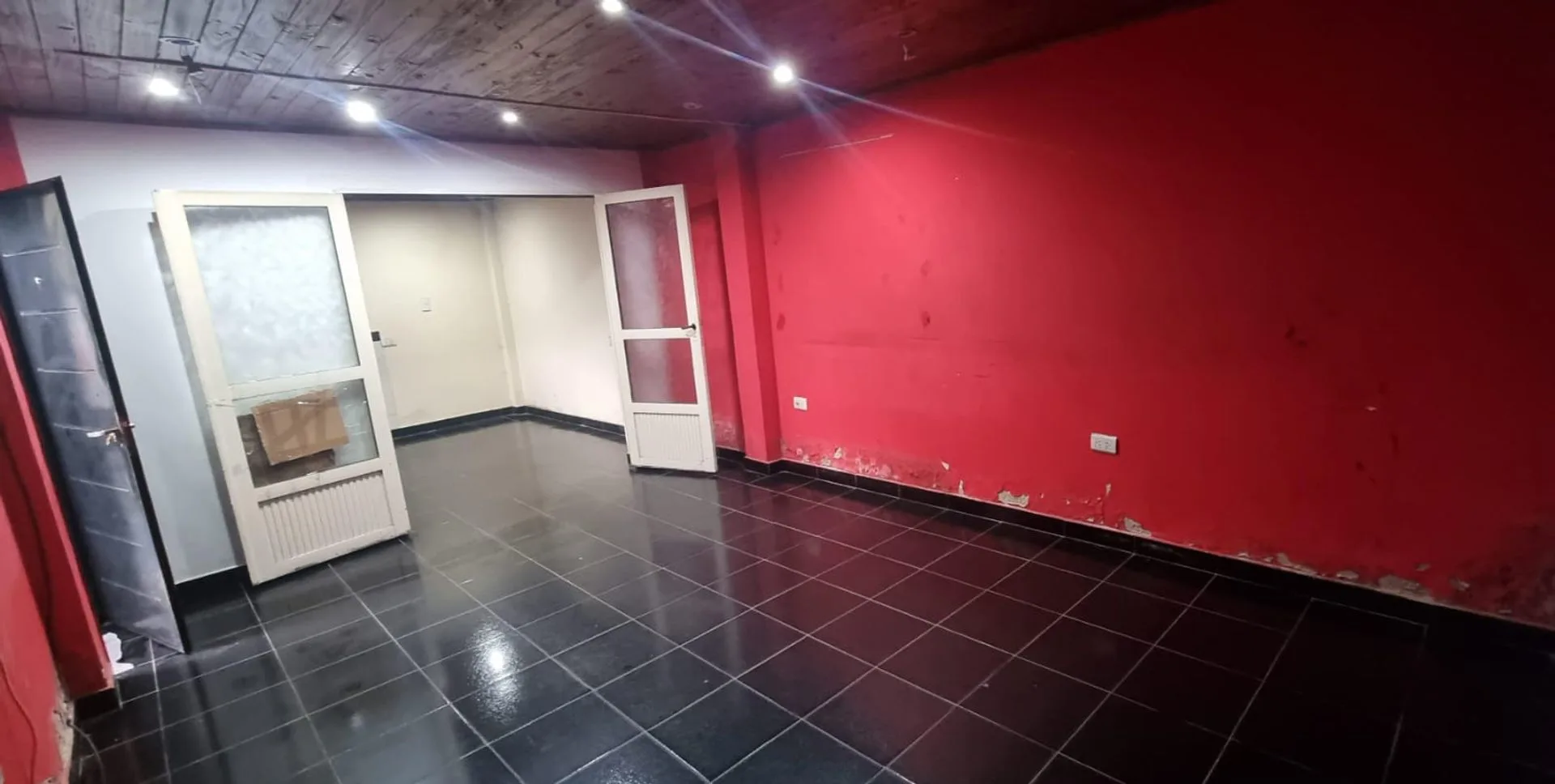 VENTA CASA CON GALPON - VILLA CELINA - SARMIENTO foto 4