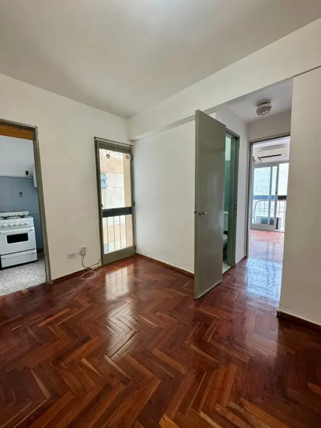 DEPARTAMENTO 2 AMBIENTES LATERAL - MUY LUMINOSO - GASCÓN 500 - ALMAGRO
