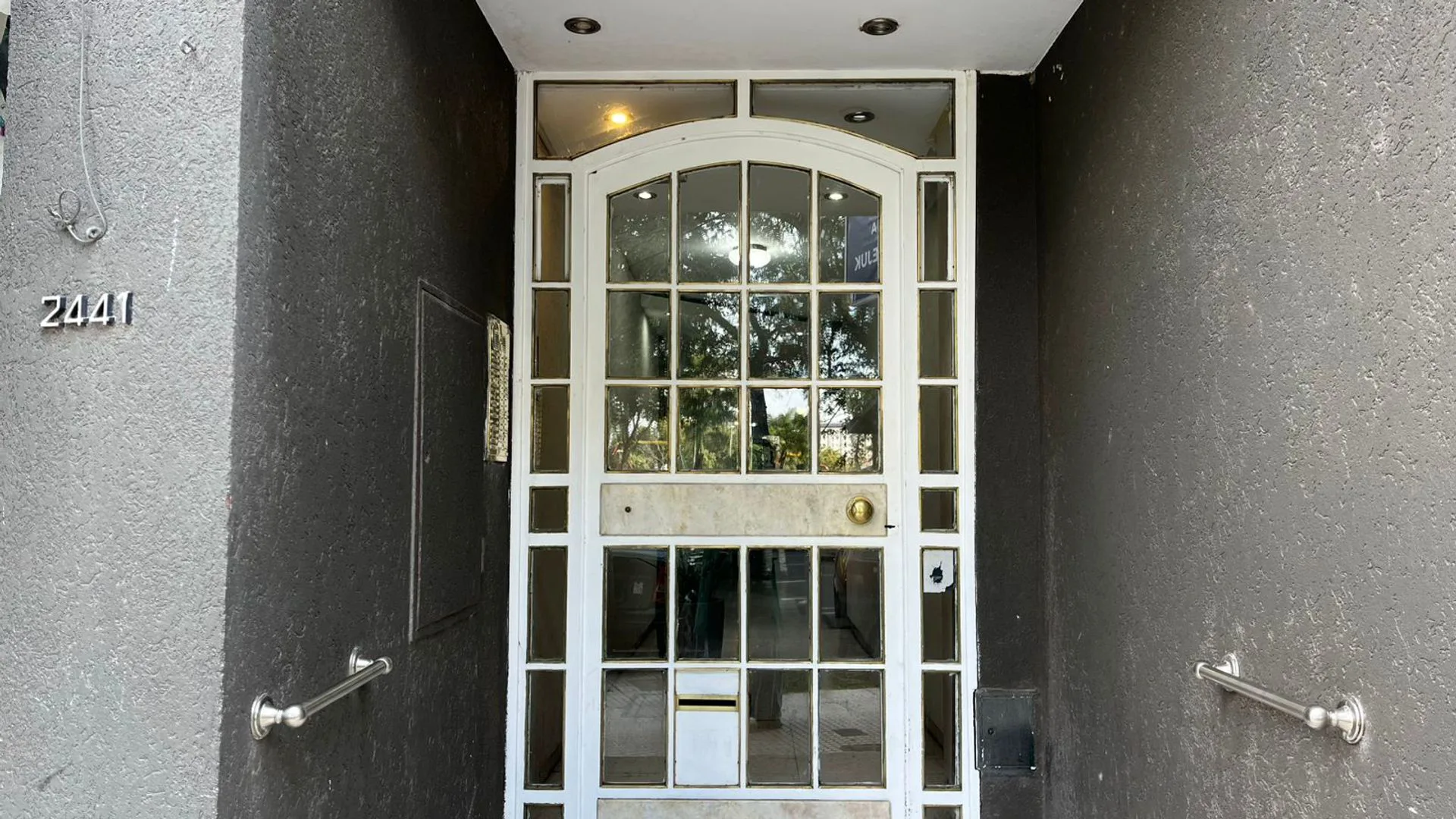 SE VENDE DPTO 1 DORMITORIO SOBRE CALLE RIVADAVIA foto 2