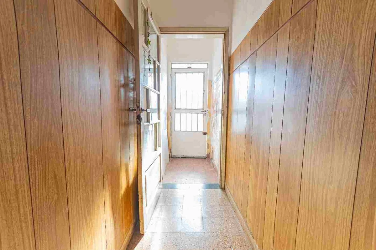 VENTA DE CASA 6 DORMITORIOS, LOCAL Y COCHERA foto 4