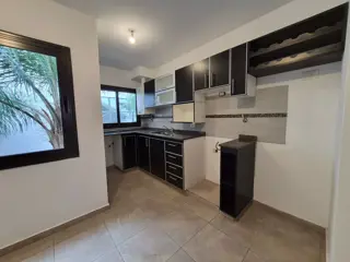 Depto 1 dorm, amplio sobre Av. Libertad foto 3