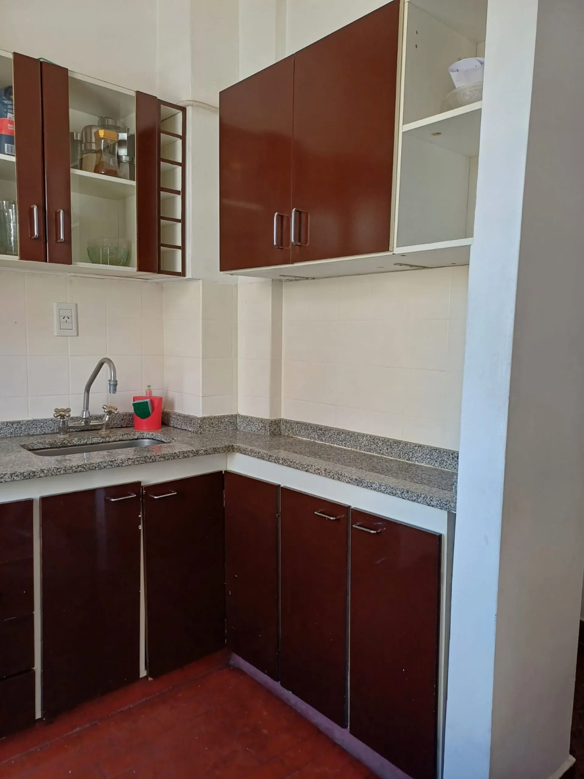 VENTA DEPARTAMENTO 3 AMB.EN RAMOS MEJÍA CON BALCÓN foto 2