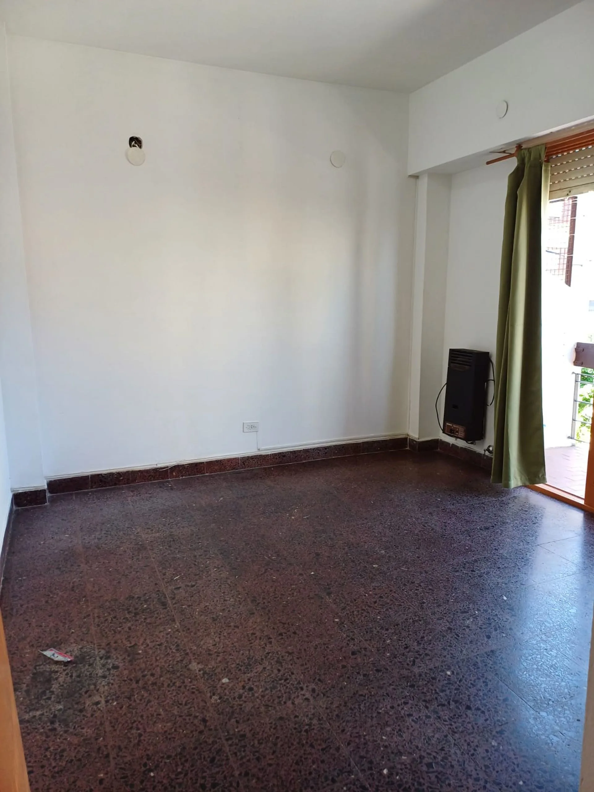 VENTA DEPARTAMENTO 3 AMB.EN RAMOS MEJÍA CON BALCÓN foto 4