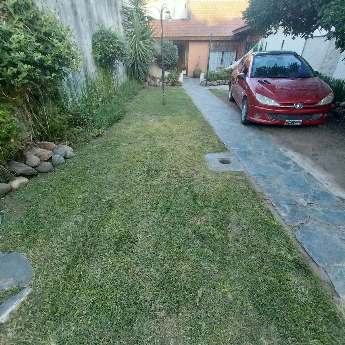 VENTA CASA 4 AMBIENTES RAFAEL CASTILLO