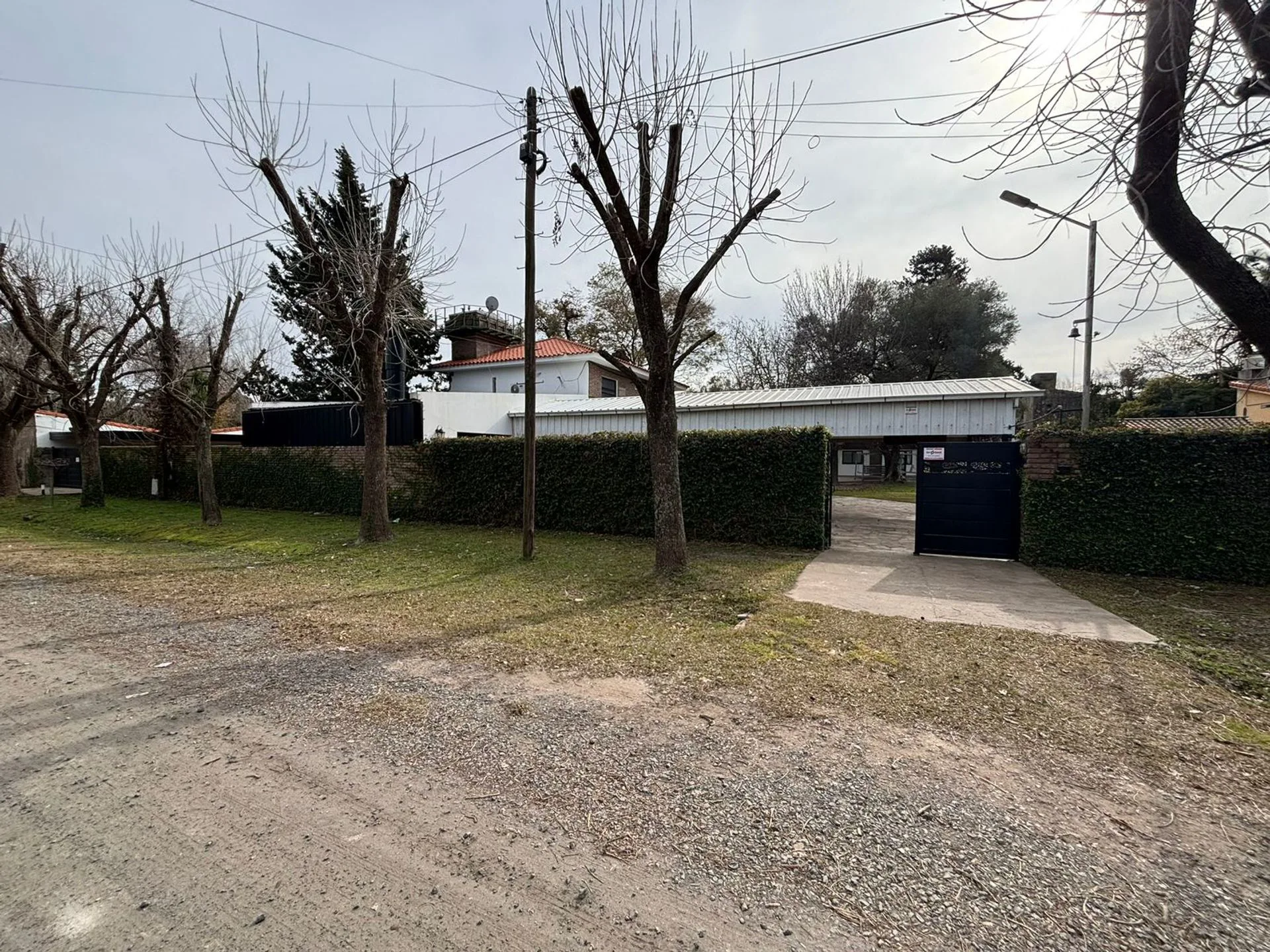 VENTA CASA DE ESTILO 2.762 M2 DE TERRENO EN FUNES foto 2