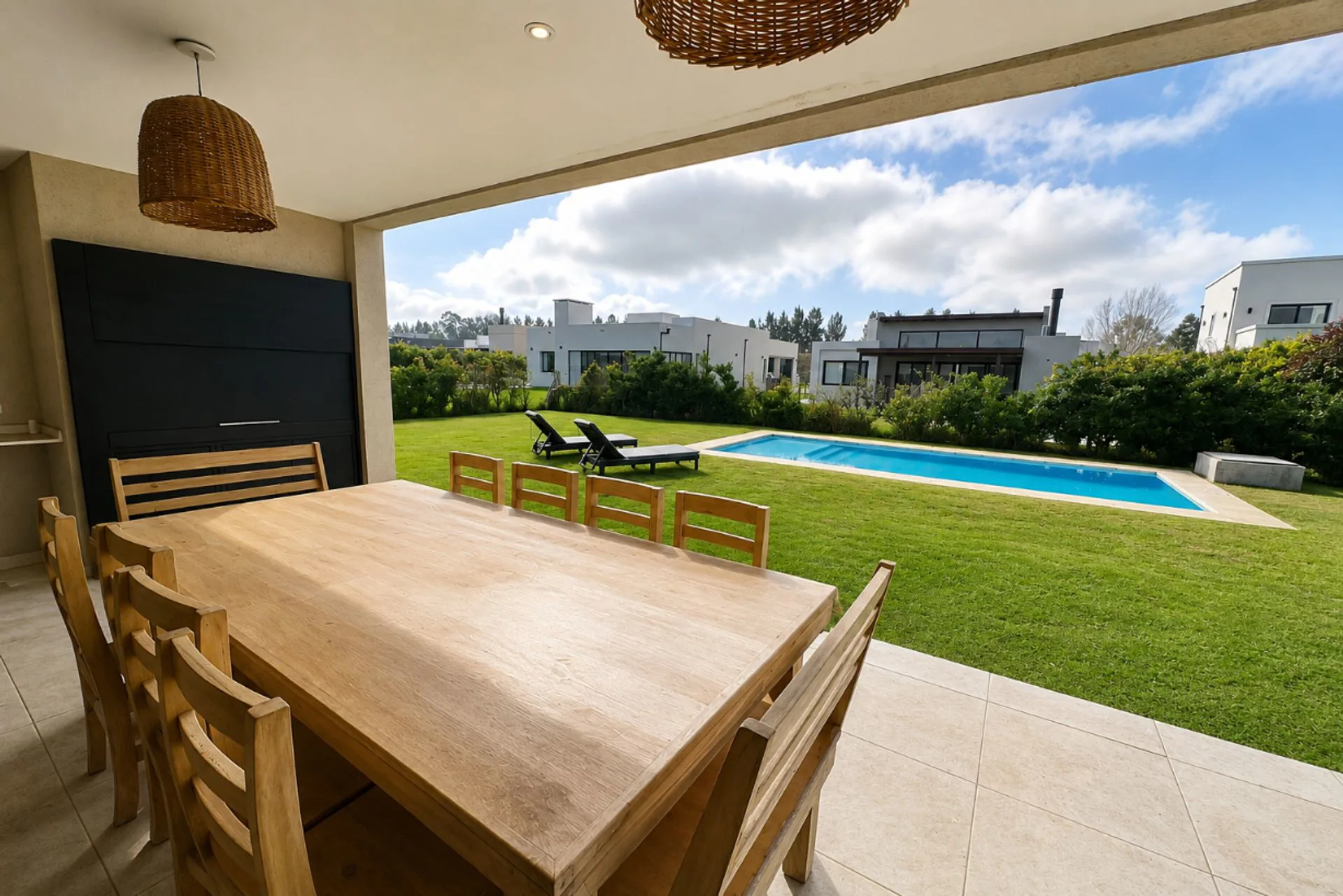 CASA EN VENTA SAN FELIPE 5 AMBIENTES CON PISCINA foto 4