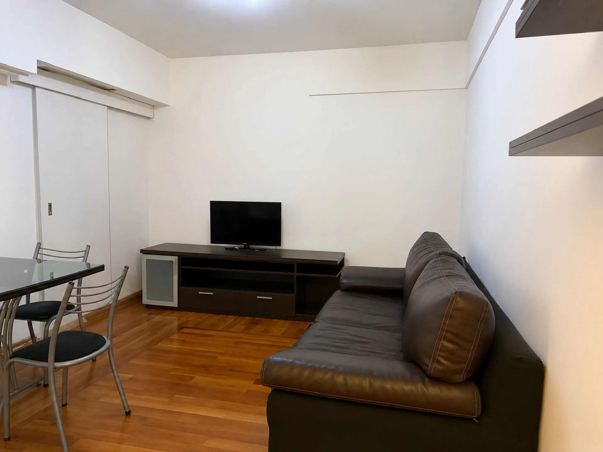 Venta departamento 2 ambientes con cochera fija foto 2