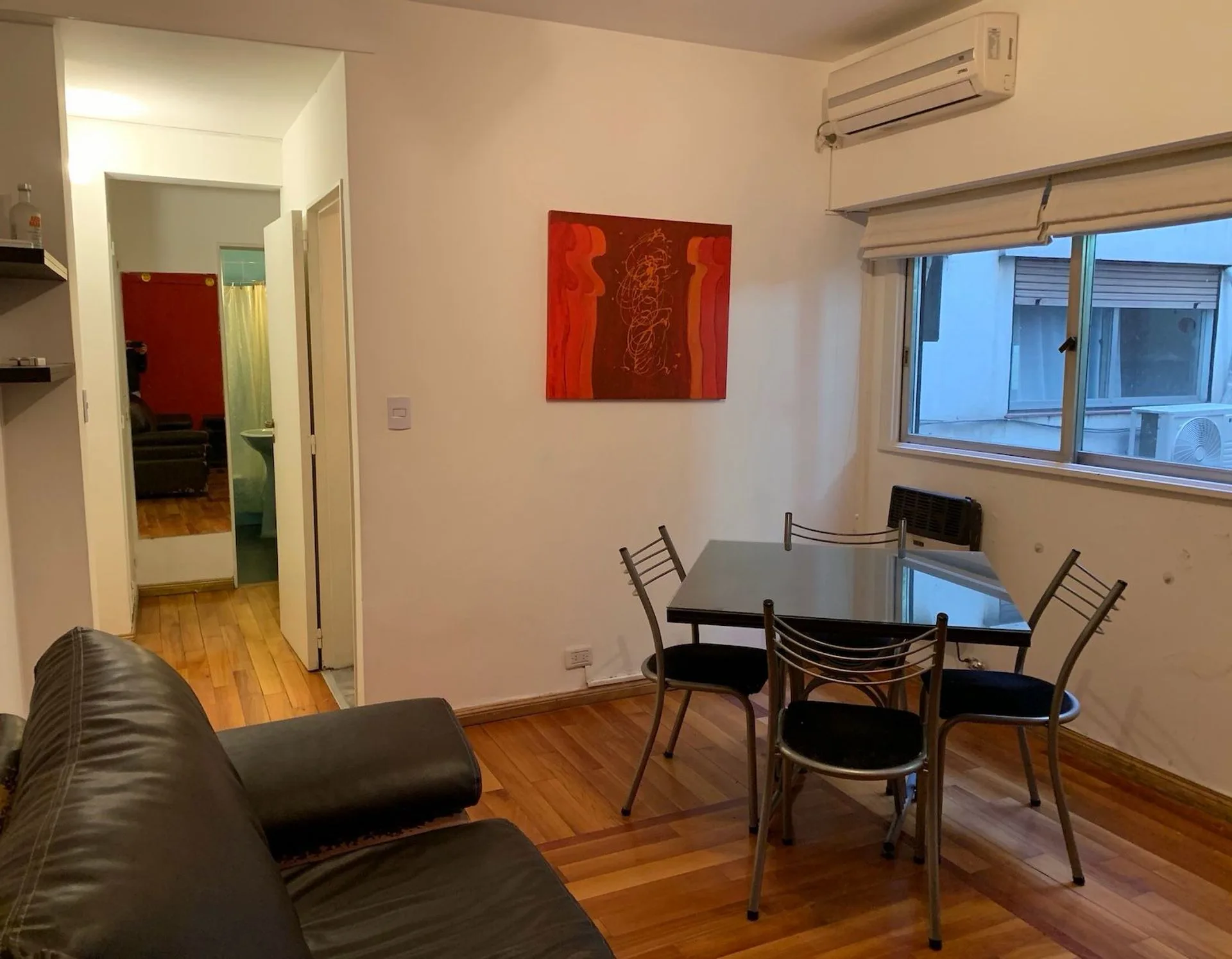 Venta departamento 2 ambientes con cochera fija foto 4