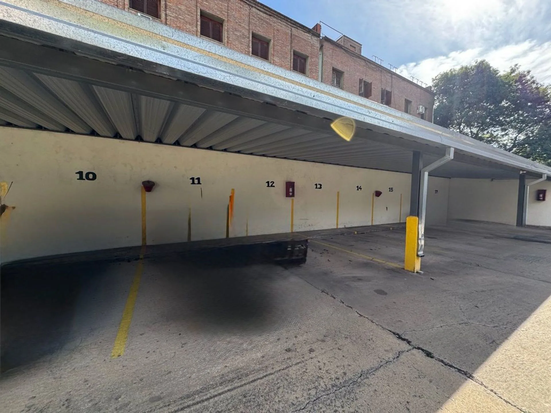 Venta Cochera en calle Mendoza casi Av Freyre foto 2