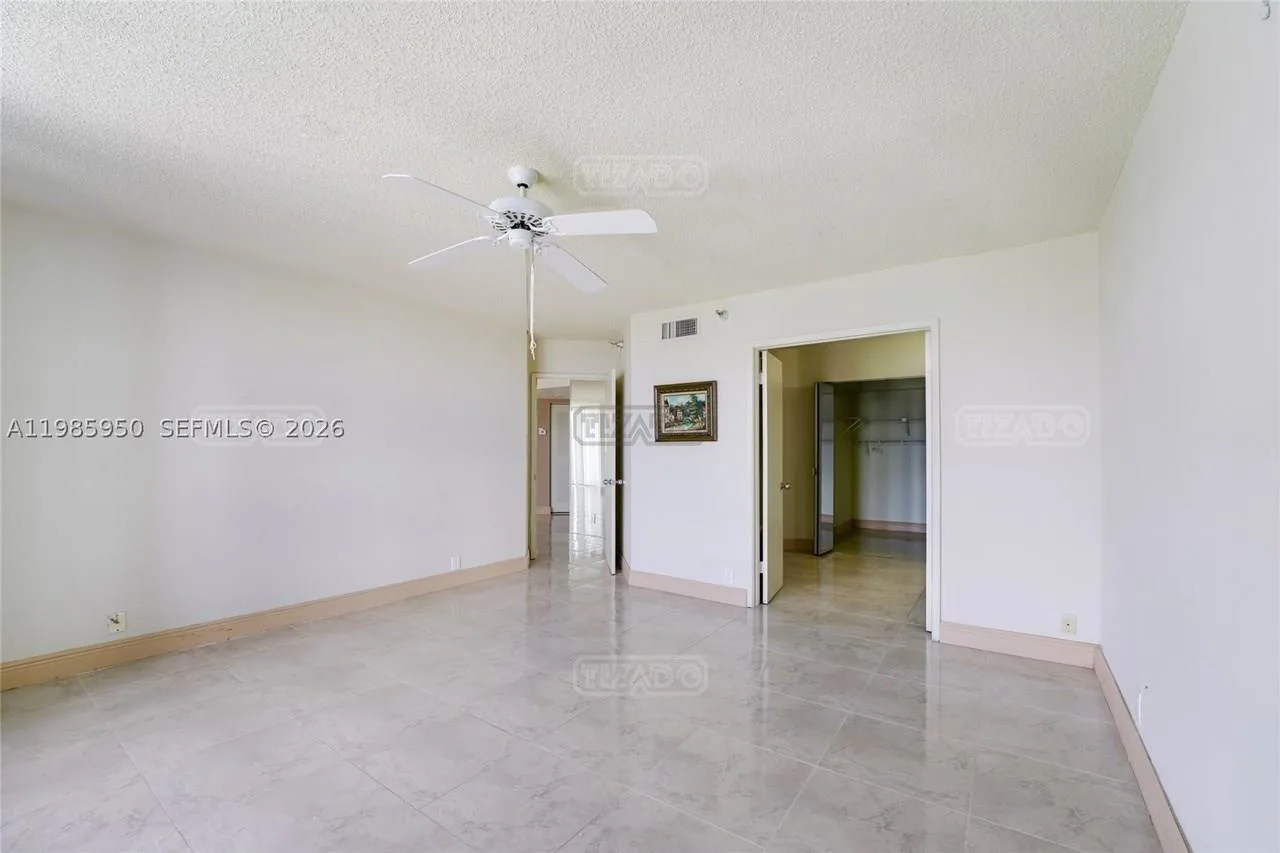 19101 NE 36th Ct #705 19100 foto 3
