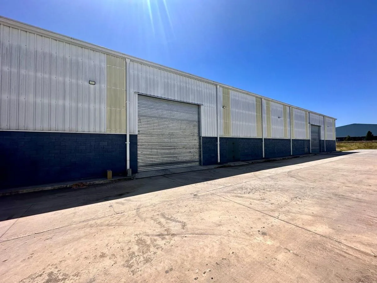 Alquiler Galpón Planta Libre Polo Ind. Ezeiza foto 2