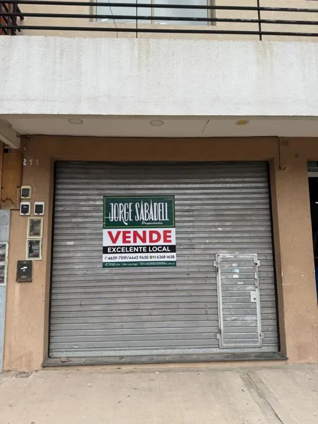 EXCELENTE LOCAL COMERCIAL SOBRE AVENIDA ARIETA DE 3,60 X 7MTS QUE CONSTADE PISO CERÁMICO , VIDRIERA, PERSIANA DE ENROLLAR MICRO-PERFORADA,ANTE-BAÑO,BA