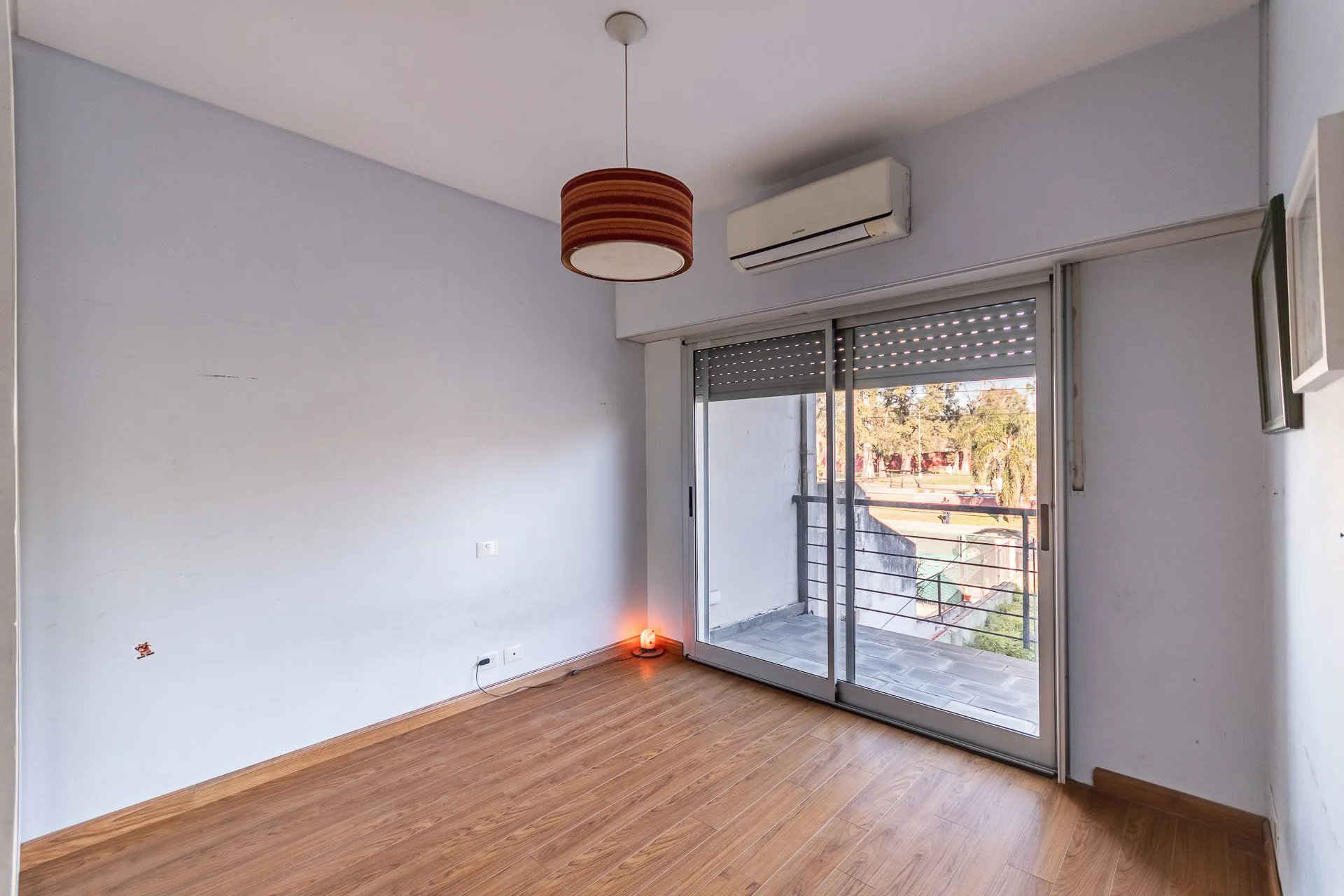 VENTA CASA 5 AMB C/COCH, REFACCIONADO, SAAVEDRA foto 4