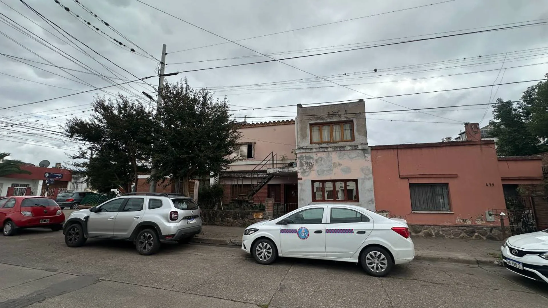 VENTA CASA + DTOS EN B° CIUDAD DE NIEVA foto 3